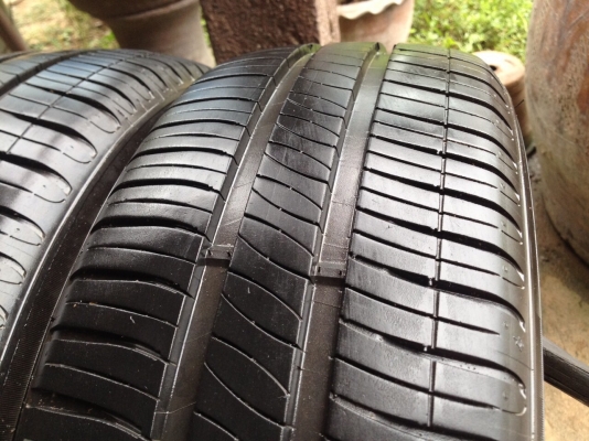 ยางมิชลิน185 55R16ลงพื้นปี2014สวยมากดอกเต็ม ยางมิชลิน185 55R16ลงพื้นปี2014สวยมากดอกเต็ม