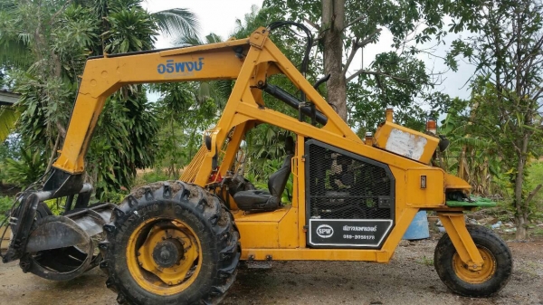 ขายรถคีบ 3 ล้อ สภาพสวยพร้อมใช้งาน เครื่อง 4JB1 88 แรงม้า ปั้มดี ยางสวย ราคาต่อรองได้ครับ