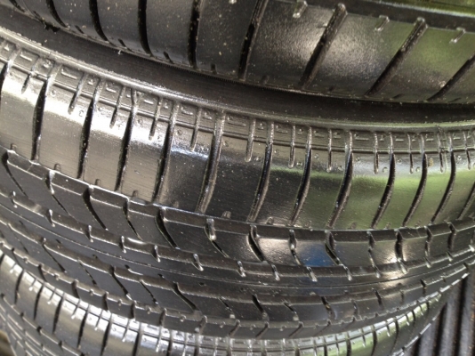 ยางบริดจสโตน205 55R16ปี2014ดอกเต็มๆสวยจัด ยางบริดจสโตน205 55R16ปี2014ดอกเต็มๆสวยจัด