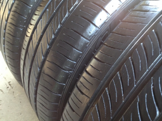 ยางDUNLOP 205 55R16ปี2014สวยดอกเยอะถูก ยางDUNLOP 205 55R16ปี2014สวยดอกเยอะถูก