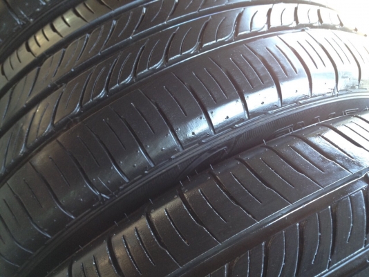 ยางDUNLOP 205 55R16ปี2014สวยดอกเยอะถูก ยางDUNLOP 205 55R16ปี2014สวยดอกเยอะถูก