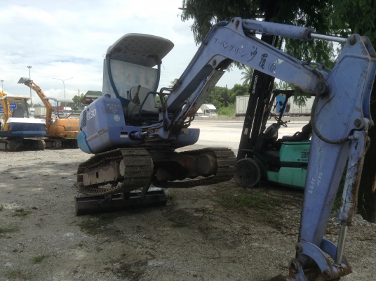 ขายรถขุด HITACHI EX30. เก่าญี่ปุ่น คอนโทลสั้น ปั้มนิ้ว แทรคเหล็ก