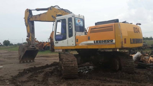 ขายรถแบคโฮ LIEBHERR 934 ตัวใหญ่ขนาดเท่ากับ 400 ราคา 600000