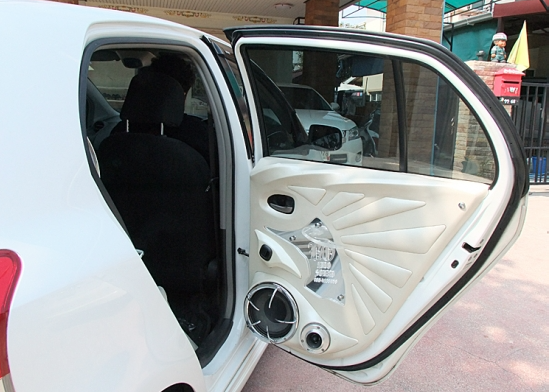 TOYOTA YARIS 1.5G แต่งเครื่องเสียงแบบจัดเต็ม!!! TOYOTA YARIS 1.5G แต่งเครื่องเสียงแบบจัดเต็ม!!!