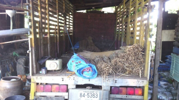 ขาย 10 ล้อ เพลาเดียว HINO KT925 วางหัว SUMO227 เครื่อง EH700 168 แรงม้า ช่วงล่างใหญ่ คัสซีสวย พวงมาลัยพาวเวอร์ ทะเบียนพร้อมโอนครับ ขาย 10 ล้อ เพลาเดียว HINO KT925 วางหัว SUMO227 เครื่อง EH700 168 แรงม้า ช่วงล่างใหญ่ คัสซีสวย พวงมาลัยพาวเวอร์ ทะเบียนพร้อมโอนครับ