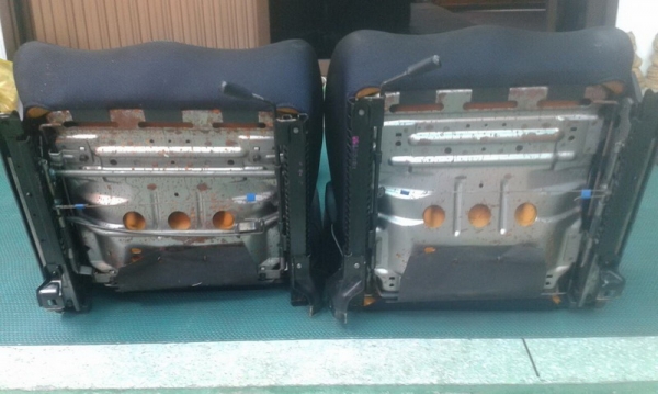 เบาะคู่หน้าของซูบารุIMปีกน้ำเงินผ้ากลางสีคลาม+รางเดิม฿5800ลดได้