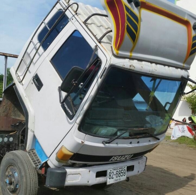 หกล้อ อีซูซุ ร็อค195แรง แอร์ เวอร์ ทิฟฟี ช่วงยาว 6.50ม สภาพสวยพร้อมใช้สุดๆ ทะเบียนพร้อมโอน