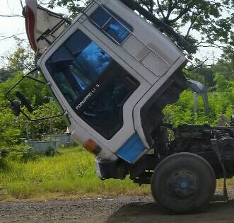 หกล้อ อีซูซุ ร็อค195แรง แอร์ เวอร์ ทิฟฟี ช่วงยาว 6.50ม สภาพสวยพร้อมใช้สุดๆ ทะเบียนพร้อมโอน