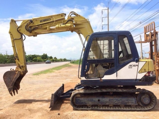 ขายแทรคยาง ใช้กับ รถขุด KOBELCO SK60 นำเข้าจากญี่ปุ่น ติดต่อ 081-2990958/089-8368497 (เจ้าของขายเอง)