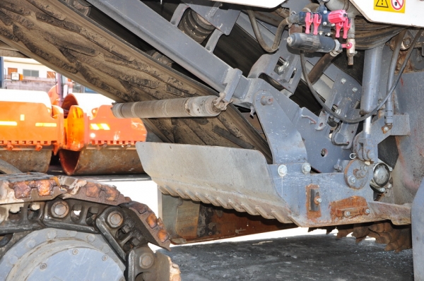 WIRTGEN W2200 SN 0075