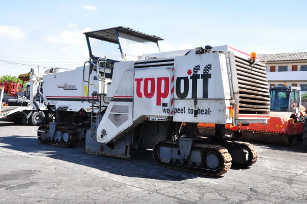 WIRTGEN W2200 SN 0075