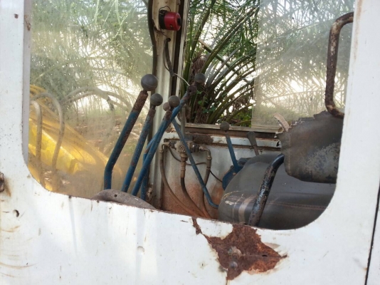 PC40-2..เก๋งตู้ มีลายเจาะ พร้อมหัวเจาะกระแทก ตัวเดินทน แบบทนทาน..