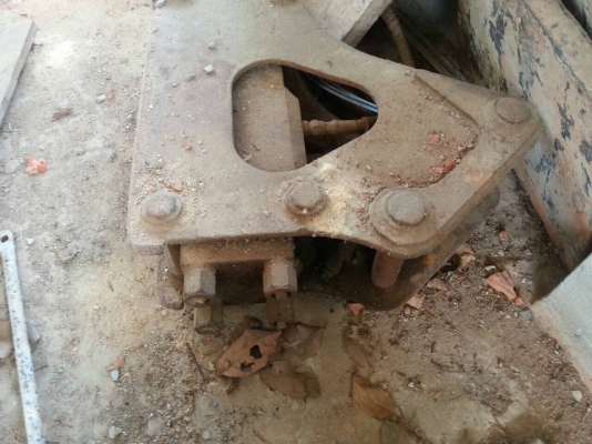 PC40-2..เก๋งตู้ มีลายเจาะ พร้อมหัวเจาะกระแทก ตัวเดินทน แบบทนทาน..