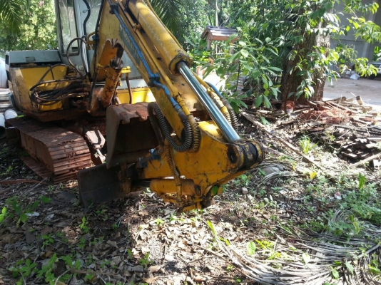 PC40-2..เก๋งตู้ มีลายเจาะ พร้อมหัวเจาะกระแทก ตัวเดินทน แบบทนทาน..