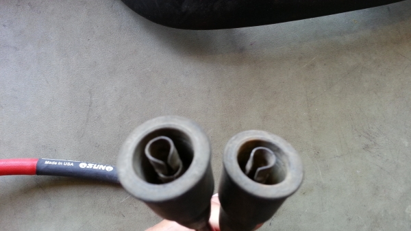 ขายสายหัวเทียนแต่ง Made in USA ดังรูป 2 เส้นครับ