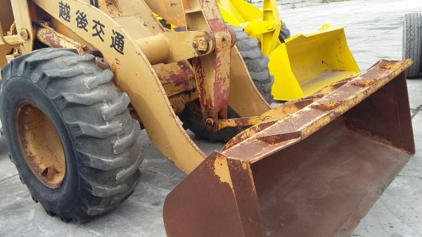 รถตักล้อยาง komatsu 515 เอวอ่อน มือสองจากญี่ปุ่น