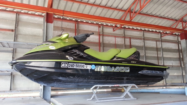 เจ็ตสกี seadoo RXT Supercharged เก่าญี่ปุ่นสภาพพร้อมใช้ ปี 05 เรือ 76 ชม.