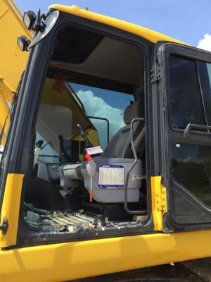 ขายดาวน์ รถแบ็คโฮ KOMATSU PC200-7 ไมล์3,xxxชม รถออกห้างป้ายแดง เหลือ PM 4000 รถสวยพร้อมใช้งาน