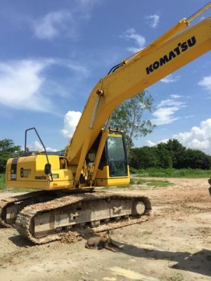 ขายดาวน์ รถแบ็คโฮ KOMATSU PC200-7 ไมล์3,xxxชม รถออกห้างป้ายแดง เหลือ PM 4000 รถสวยพร้อมใช้งาน