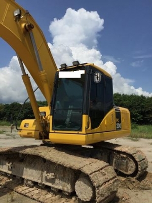 ขายดาวน์ รถแบ็คโฮ KOMATSU PC200-7 ไมล์3,xxxชม รถออกห้างป้ายแดง เหลือ PM 4000 รถสวยพร้อมใช้งาน