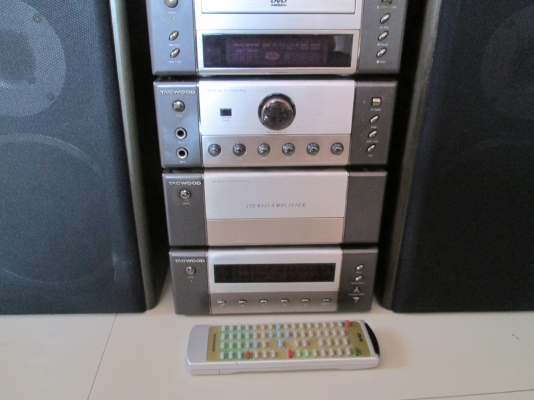 ขายครับ  ใช้ได้ทุกระบบ   เสียงนุ่ม  แจ่ม   ขาย 3700บาท