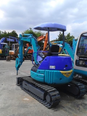 KOMATSU. PC 30 MR-1 พร้อมหัวกระแทก