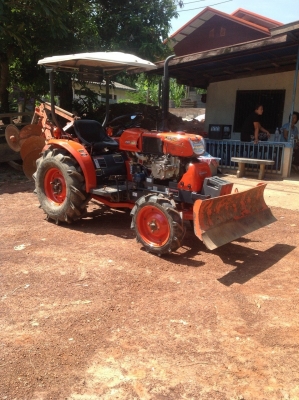 KUBOTA KRT140 ผาน3 ใบดัน ชั้วโมง3ร้อยก่า เล่มพร้อม รถสวยกรี้ฟครับ ราคาวันนี้ 95000ครับ