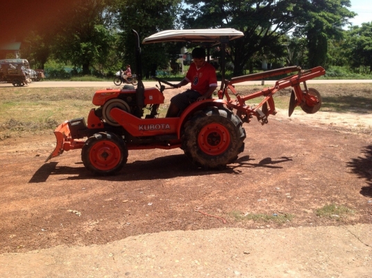 KUBOTA KRT140 ผาน3 ใบดัน ชั้วโมง3ร้อยก่า เล่มพร้อม รถสวยกรี้ฟครับ ราคาวันนี้ 95000ครับ