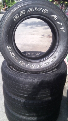 ขายยางแม็คซิส   ขนาด 265/65 R17 ปี 12 จำนวน 4 เส้น  ขาย 3,800 บาท   สนใจ 081-143-9463 , 087-700-0165