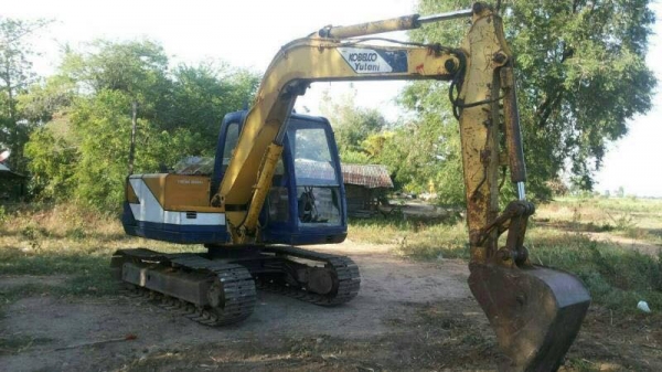 ขายรถแบคโฮ KOBELCO sk60-3พร้อมใช้ราคาถูก 425,000