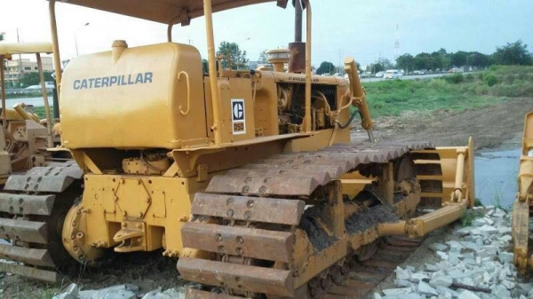 ขายรถแทรคเตอร์ CAT D5D ตีนเป็ดรถสวยพร้อมใช้ราคา 450,000 ขายรถแทรคเตอร์ CAT D5D ตีนเป็ดรถสวยพร้อมใช้ราคา 450,000