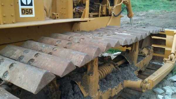 ขายรถแทรคเตอร์ CAT D5D ตีนเป็ดรถสวยพร้อมใช้ราคา 450,000 ขายรถแทรคเตอร์ CAT D5D ตีนเป็ดรถสวยพร้อมใช้ราคา 450,000