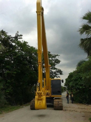 ขายรถแบคโฮบูมยาว KOMATSU pc200-6ไฟฟ้า เอกสารเล่มทะเบียนราคา1,550,000 ขายรถแบคโฮบูมยาว KOMATSU pc200-6ไฟฟ้า เอกสารเล่มทะเบียนราคา1,550,000