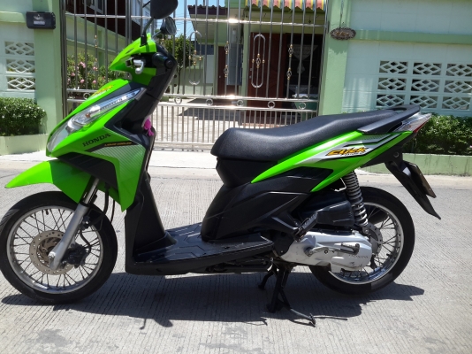 ขายฮอนด้าคลิกไอปี52 สภาพดี สีสวยสดเดิม