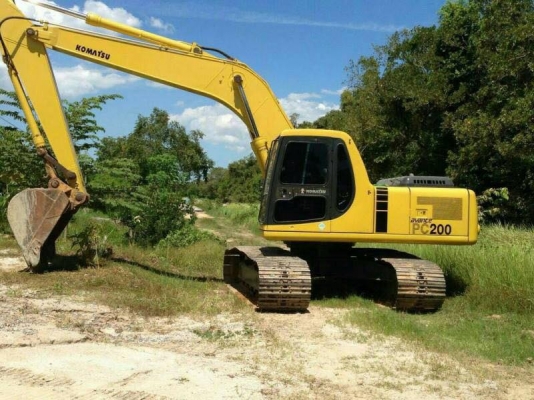 ขายรถแบคโฮ KOMATSU pc200-6ไฟฟ้าครบ รถสวยพร้อมใช้ราคา950,000