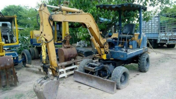 ขายรถแบคโฮล้อยาง KOMATSU pw20-1รถพร้อมใช้