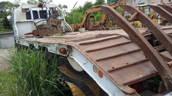 ขายรถเทนเลอร์สิบล้อสองเพลาISUZU 175 2เพลารถพร้อมใช้ เอกสารพร้อมโอนราคา700,000 ขายรถเทนเลอร์สิบล้อสองเพลาISUZU 175 2เพลารถพร้อมใช้ เอกสารพร้อมโอนราคา700,000