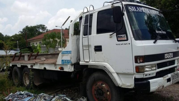 ขายรถเทนเลอร์สิบล้อสองเพลาISUZU 175 2เพลารถพร้อมใช้ เอกสารพร้อมโอนราคา700,000 ขายรถเทนเลอร์สิบล้อสองเพลาISUZU 175 2เพลารถพร้อมใช้ เอกสารพร้อมโอนราคา700,000