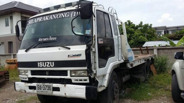 ขายรถเทนเลอร์สิบล้อสองเพลาISUZU 175 2เพลารถพร้อมใช้ เอกสารพร้อมโอนราคา700,000