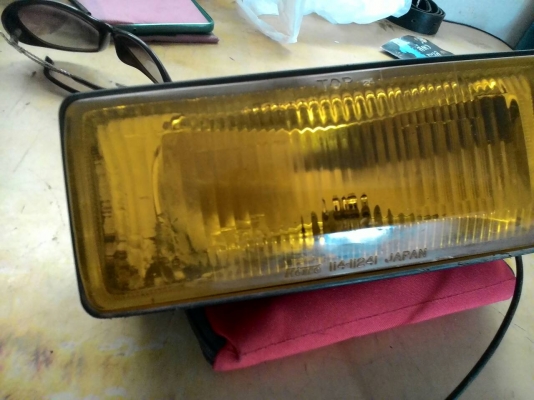 สปรต์ไลท์ สภาพดี 1 คู่ ( เอาไป 550 )