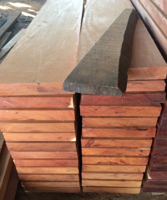 ไม้แปรรูปประดู่หน้า 12"-14"x1"x2.5m. ราคาเหมา 2300/คิวฟุต