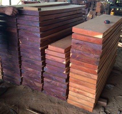 ไม้แปรรูปประดู่หน้า 12"-14"x1"x2.5m. ราคาเหมา 2300/คิวฟุต