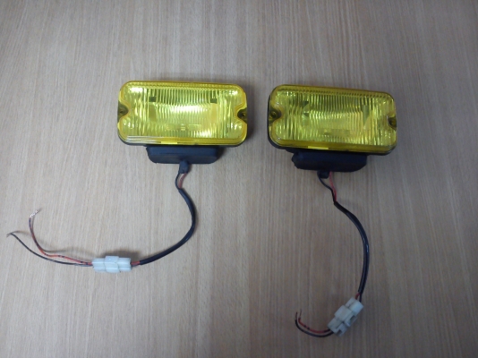 ไฟสปอร์ตไล้ท์สีเหลือง SUBARU ทรงสี่เหลี่ยม