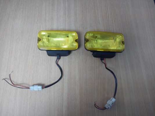 ไฟสปอร์ตไล้ท์สีเหลือง SUBARU ทรงสี่เหลี่ยม