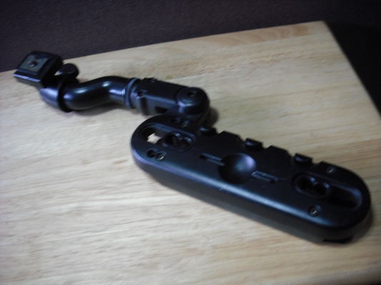 BRACKET ที่ติดทีวีกับพนักพิงเบาะ