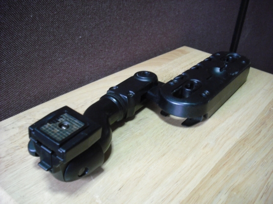 BRACKET ที่ติดทีวีกับพนักพิงเบาะ BRACKET ที่ติดทีวีกับพนักพิงเบาะ