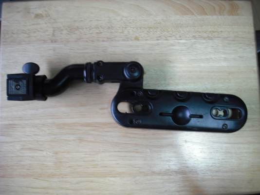 BRACKET ที่ติดทีวีกับพนักพิงเบาะ BRACKET ที่ติดทีวีกับพนักพิงเบาะ