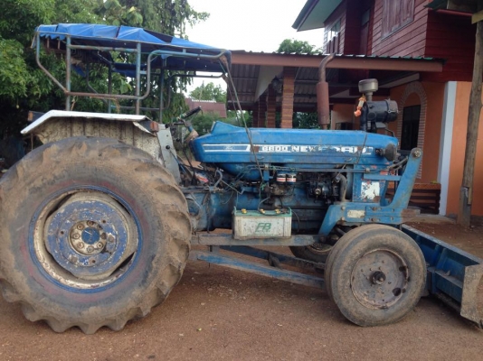 ขายด่วนครับ FORD 7700 ใบดันหน้า CMT พร้อมผานพรวน รถบ้านครับ