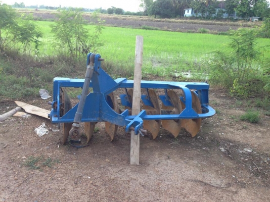 ขายด่วนครับ FORD 7700 ใบดันหน้า CMT พร้อมผานพรวน รถบ้านครับ