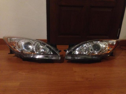 ไฟหน้า MAZDA 3 2012